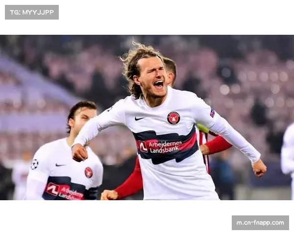 负分球队被迫采用冒险战术 从开场即高压逼抢追求快速进球 负分球队被迫采用冒险战术 从开场即高压逼抢追求快速进球